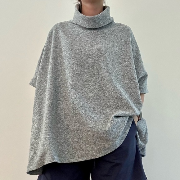 CASLON GREY KNIT TURTLENECK  OVERSIZED PONCHO SWEATER - XS/S - Picture 4 of 10